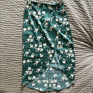 Urban Outfitters Green & White/Cream Floral High-Low Slit Skirt
